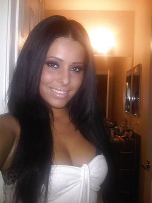 Myla Sinanaj 11th pic.