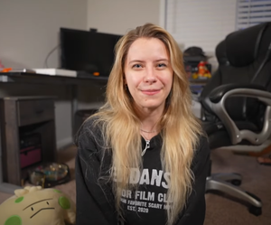 Noisy Butters (YouTuber) - Sitting On The Floor