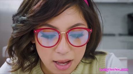 Book nerds want to get cocked in the club