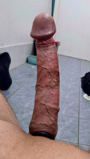 Yummy i want that cock