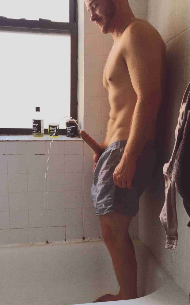 The Bathtub Pisser