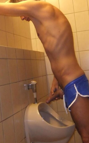 Shortshorts in the men's room