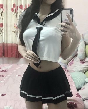 Chinese slut linggg_nai on instagram