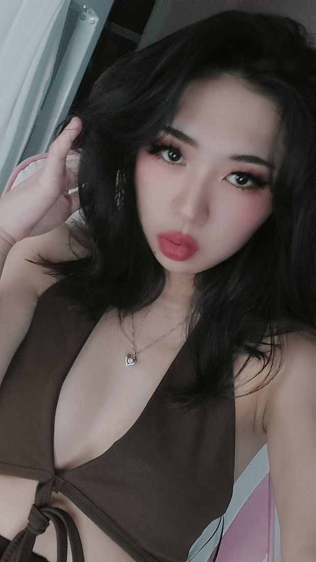 pouty