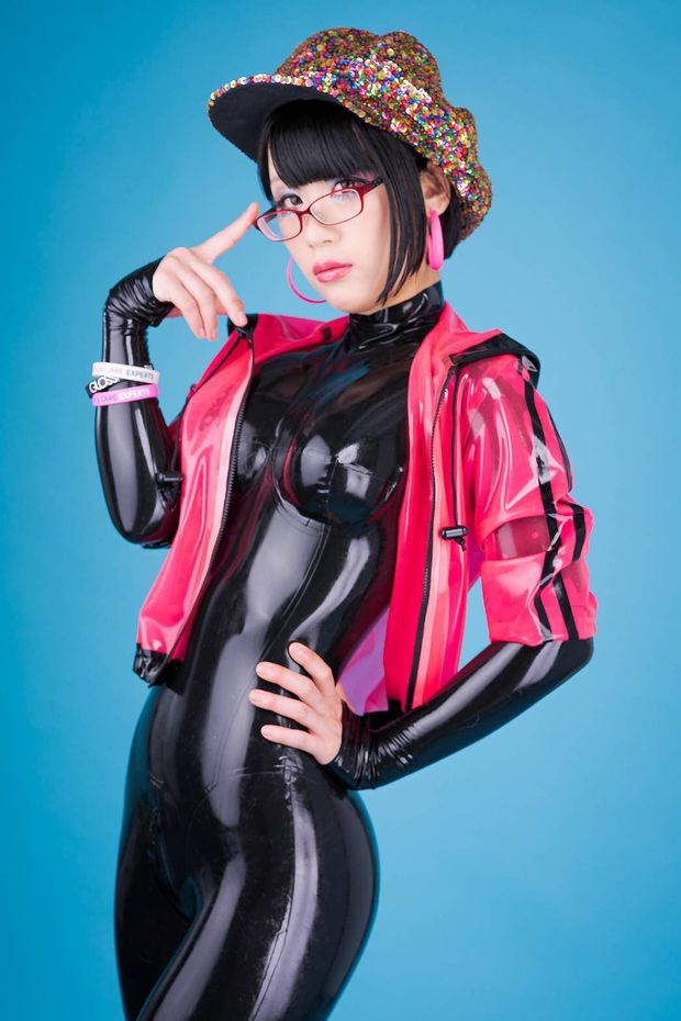Shiny rubber curves