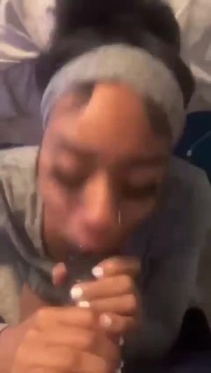 Gorgeous ebony sucking bbc