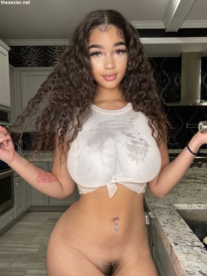 Lexi without panties