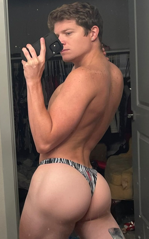 Thong/Ass selfie
