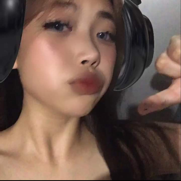 Topless girlfriend