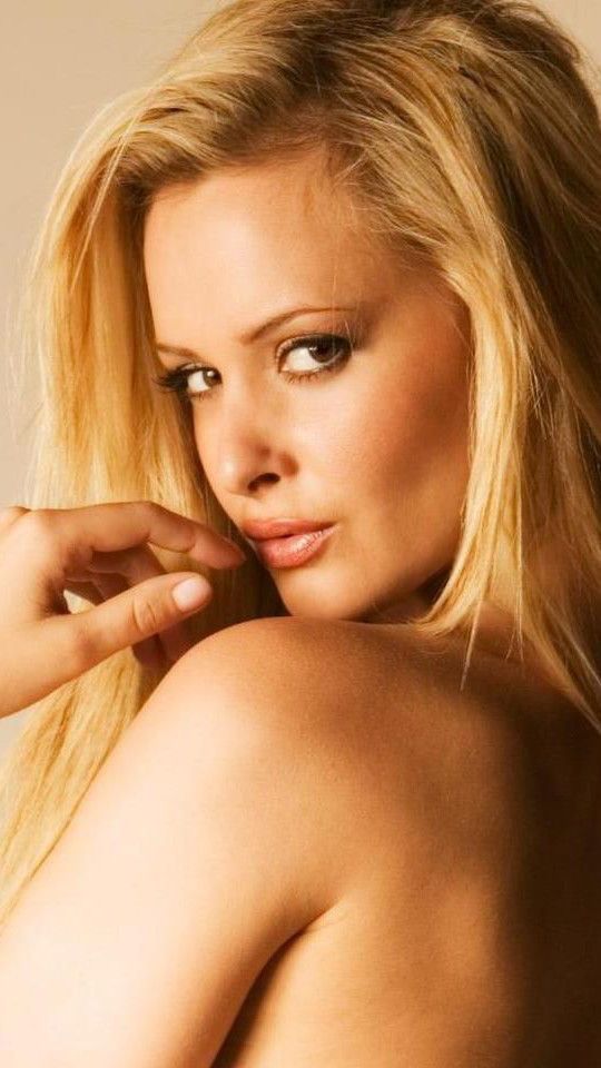 Zdenka Podkapova