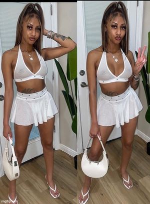 Black chicks know how to dress going out.