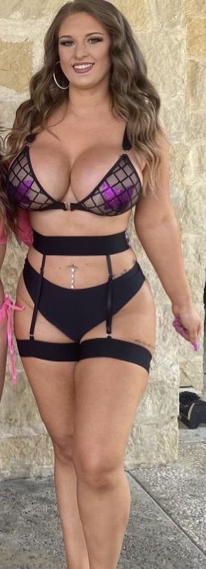 Gorgeous babe with big boobs