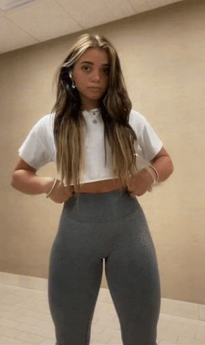 Hot teen Kayla and her amazimg waist and huge sexy ass