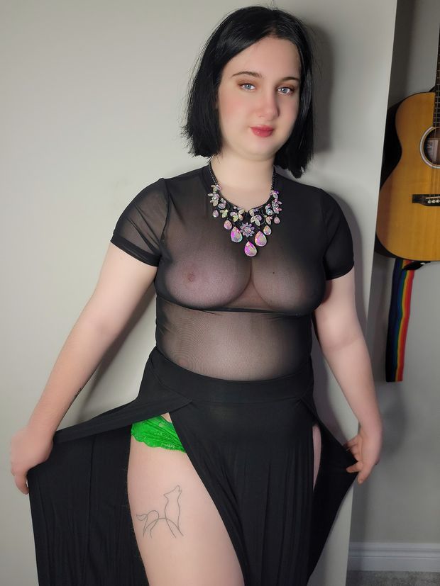 Delicious slut showing off