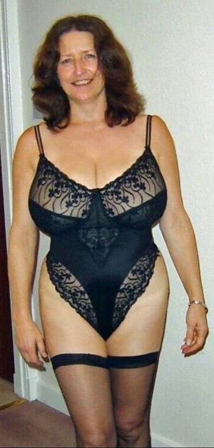 Amateur hourglass figure