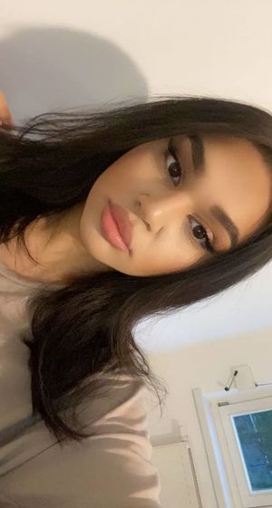 Teen with perfect blowjob lips