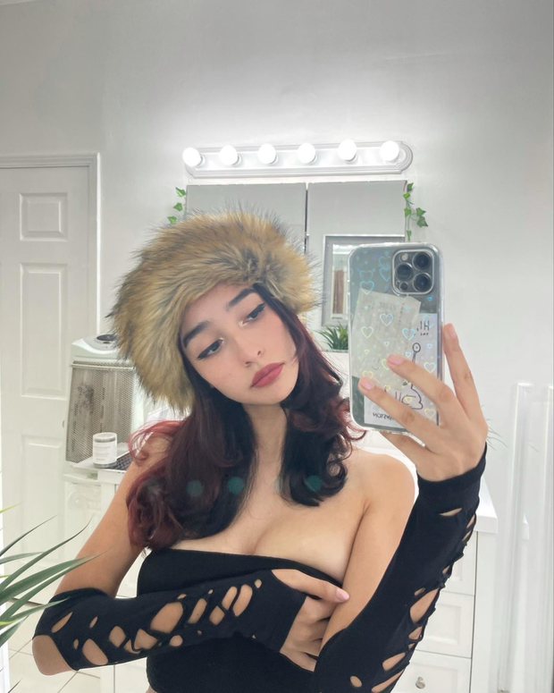 impossibly hot brunette 4