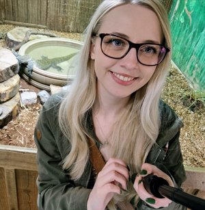 Nerd on the streets, ho in the sheets (littlelemonbun)