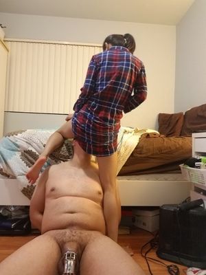 Hotwife mounting cuckold’s face