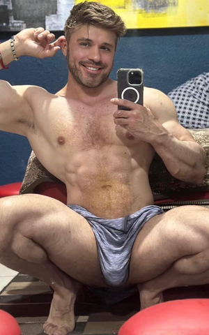 Freeballer Bulge Selfie