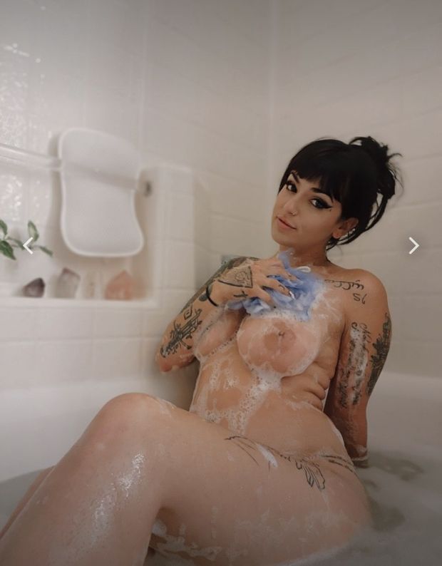 Goth babe in bath 1