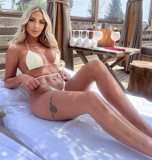 Fit blonde