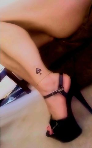 Sexy White Women Like It Black