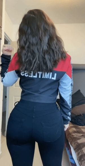 Huge ass jerking off brunette babe jeans