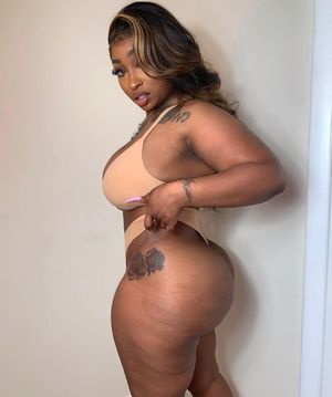 That ass swallows that thong up!!!