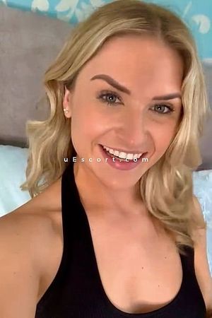 Hey, guys its Sarah ? I'm available now and ready to have some fun!! All my pictures are 100%