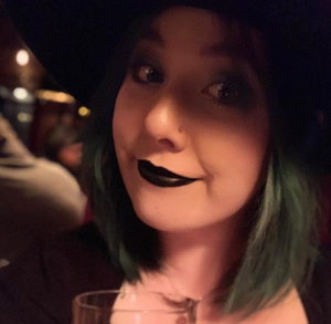 Dumb Brookie trying to look hot