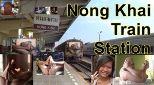 j ai filmer ce farang se branler avec les pieds dans ce train nong khai