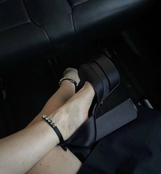 sexy feet in heels