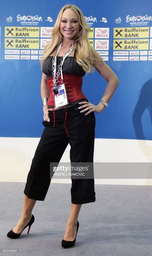 Charlotte Perrelli 4th pic.