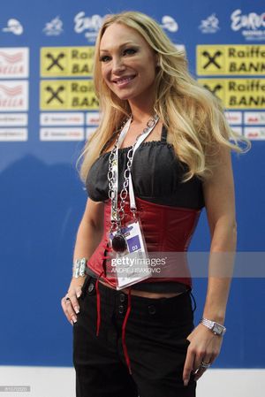 Charlotte Perrelli 5th pic.