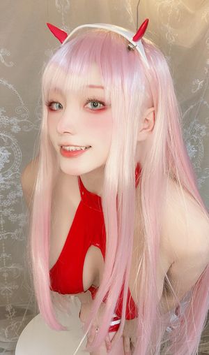 Zero Two cute cosplay