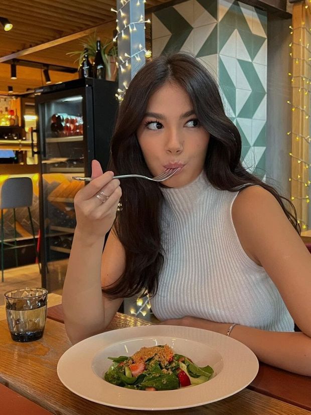 cute at dinner