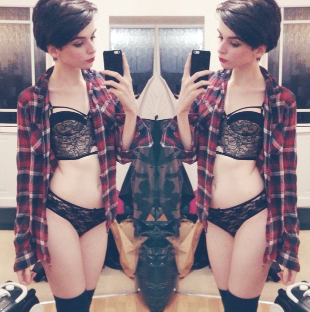 MissEllaCronin (Streamer) - Sexy Selfie