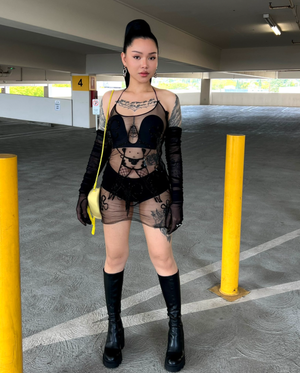 Bella Porch (Artist YouTuber) - Cute Black Netted Fit