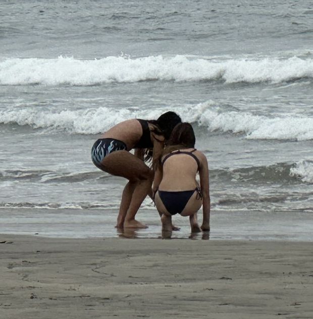Fine asses out and about