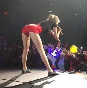 Taylor Amazing Swift Ass
