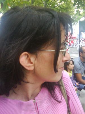 Petite femelle portugaise bien coquine