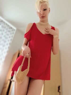 Be the Gurl Blonditwink