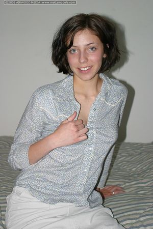 Brunette Amateur Nico.