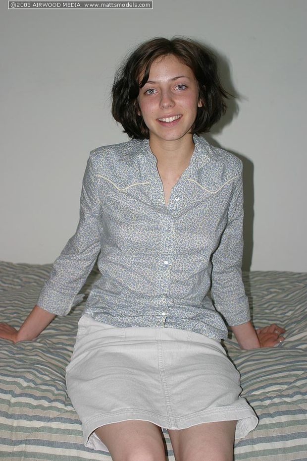 Brunette Amateur Nico.