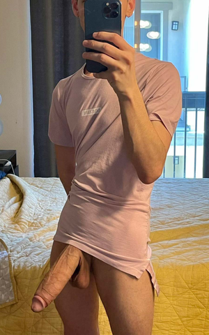 I'd be scared to suck that. But I'd try!