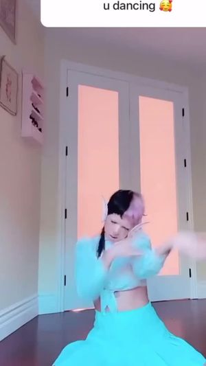 Melanie martinez dancing and flashing her ass
