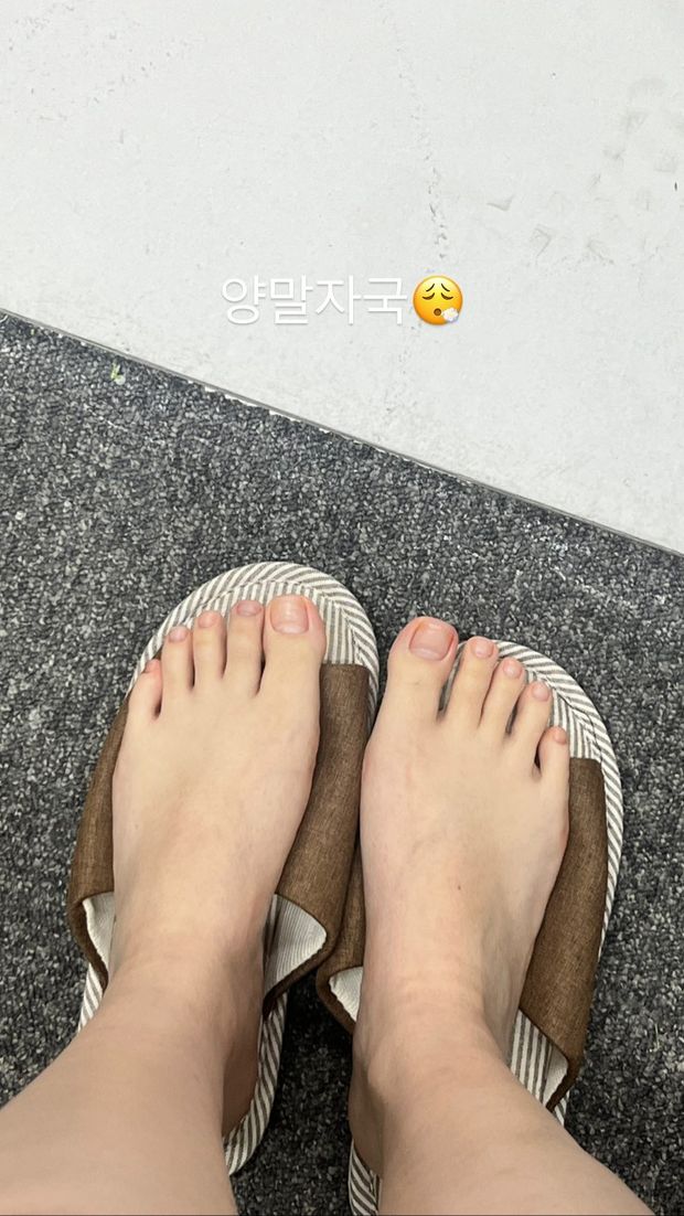 The most perfect feet in the world