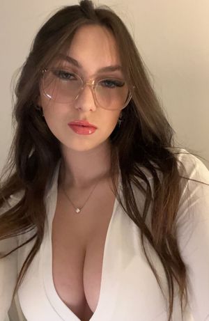 Emily amazing cleavage