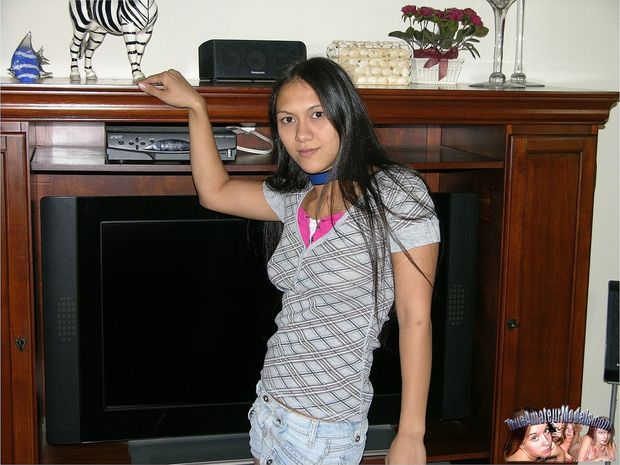 Indian Teen Undressing for her First Nude Poses.